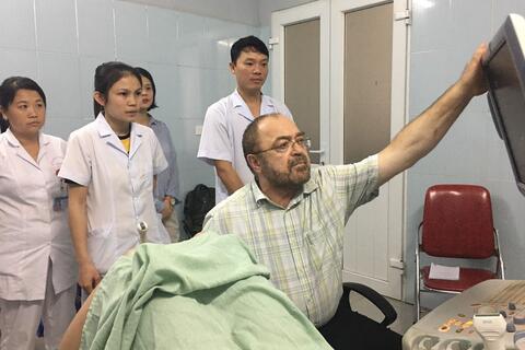 Trung tâm Hỗ trợ sinh sản (IVF) Bệnh viện Hồng Ngọc hỗ trợ sinh sản và đào tạo, tập huấn cho nhân viên Y tế Bệnh viện Đa khoa tỉnh Lai Châu